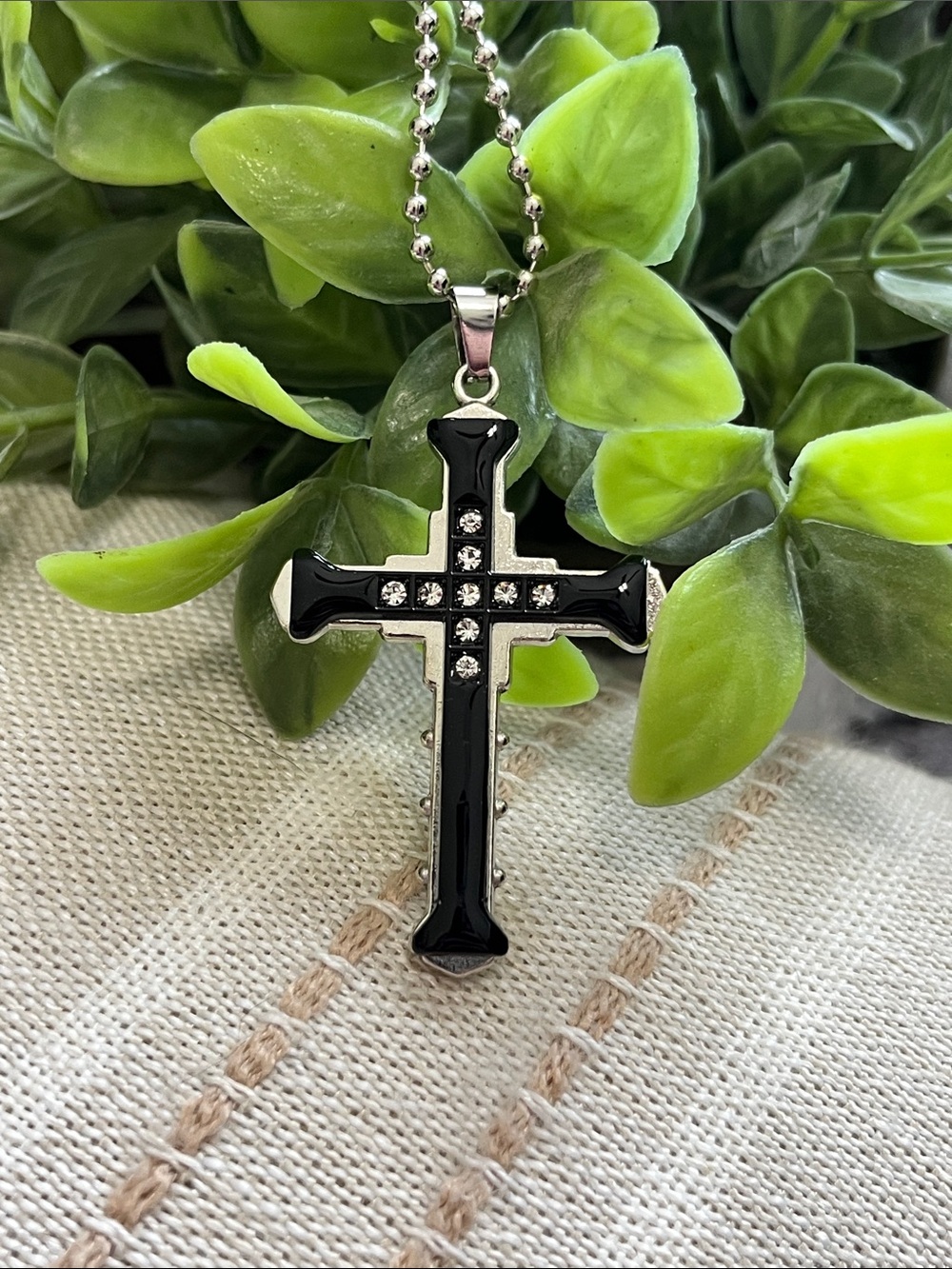 Cross Pendant Necklace ~New~